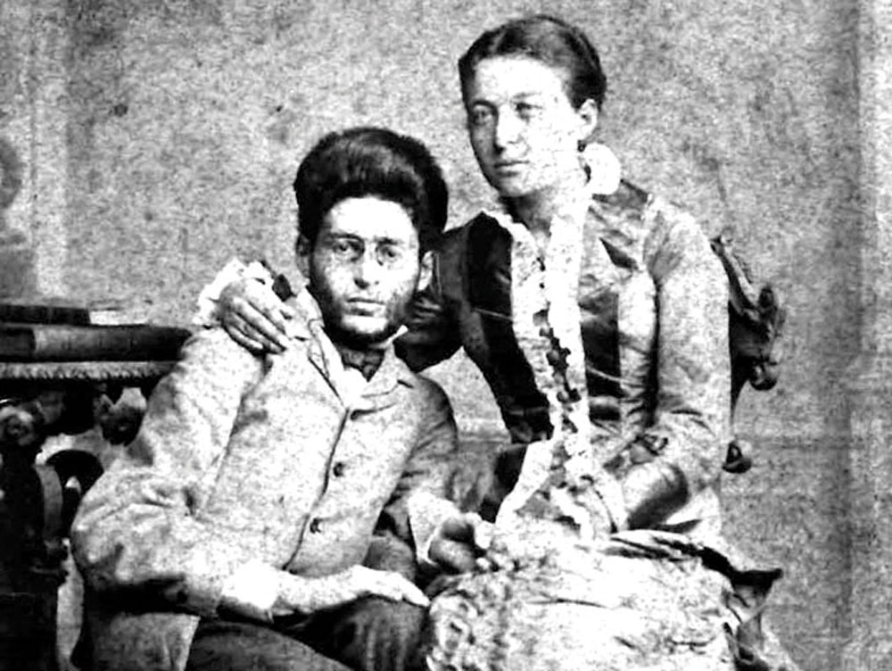 Ben Yehuda and his wife Devora in 1882, soon after their arrival in Jerusalem.
