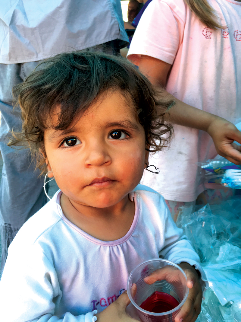 0816-little-girl-refugee